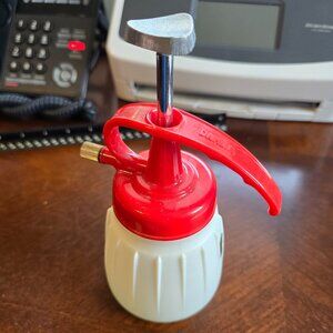 Maruhachi Industry "Dahlia" Sprayer Vintage Small Hand Held Made in Tokyo Japan.